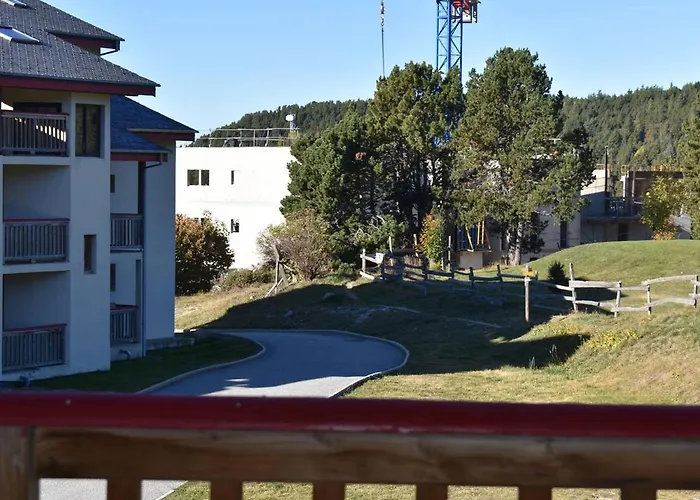 Apartment 3 Pieces Avec Balcon Et Parking A Font-romeu - Fr-1-580-57 *